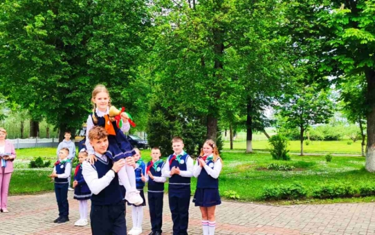 Апошні званок для вучняў 1-8, 10 класаў