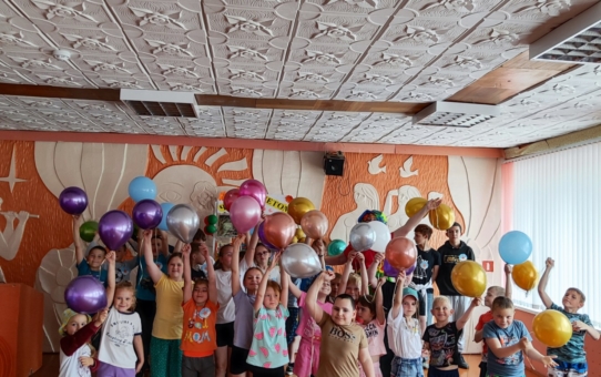 Лагерь "Страна Детства". День 1 "А вот и мы!"